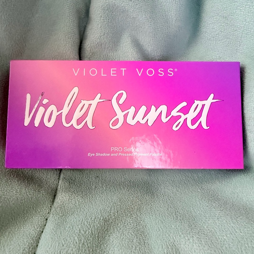 Violet Voss Sunset Palette with Purple and Pink Hues
